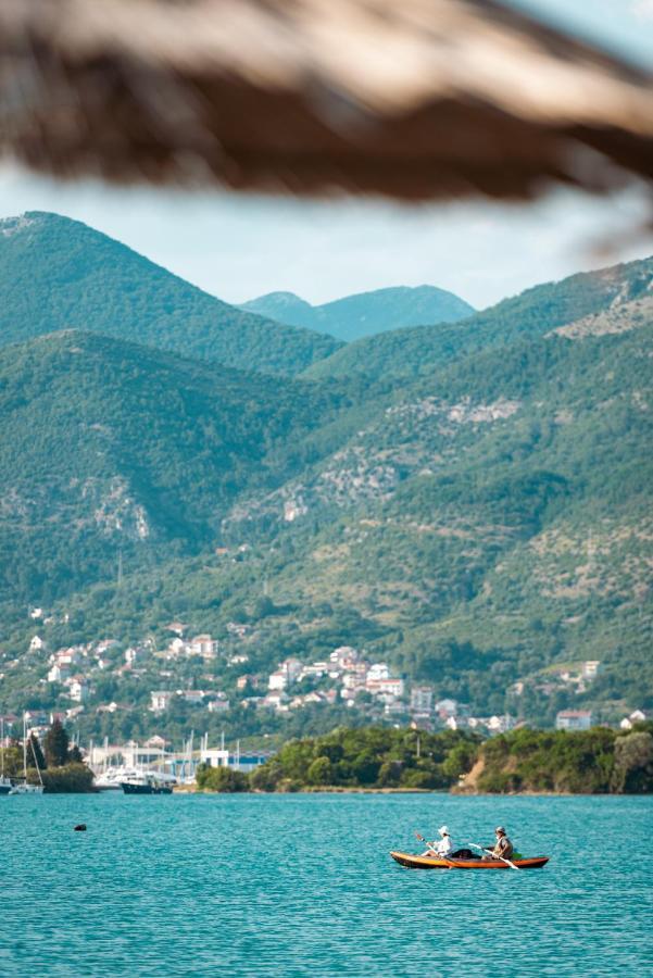 Aquata Apartments Tivat Exteriör bild