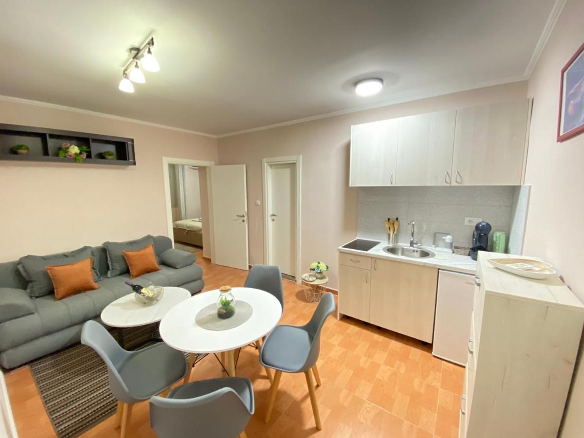Aquata Apartments Tivat Exteriör bild