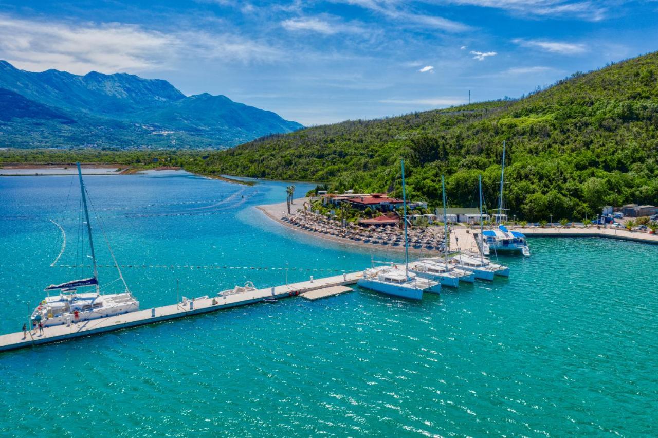 Aquata Apartments Tivat Exteriör bild