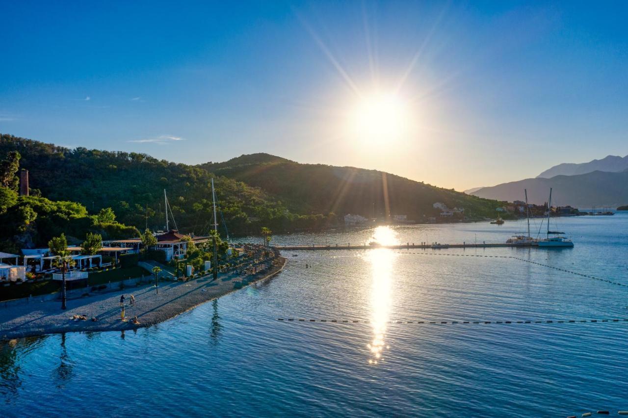 Aquata Apartments Tivat Exteriör bild